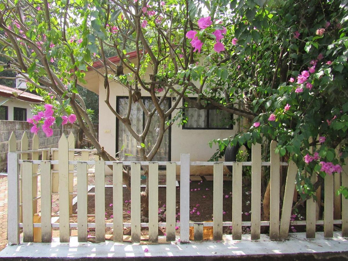 Retreat Chalets, The Nest, At Sparsh Resorts, Karjat Eksteriør bilde