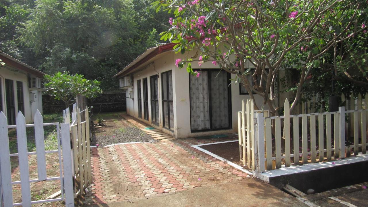 Retreat Chalets, The Nest, At Sparsh Resorts, Karjat Eksteriør bilde