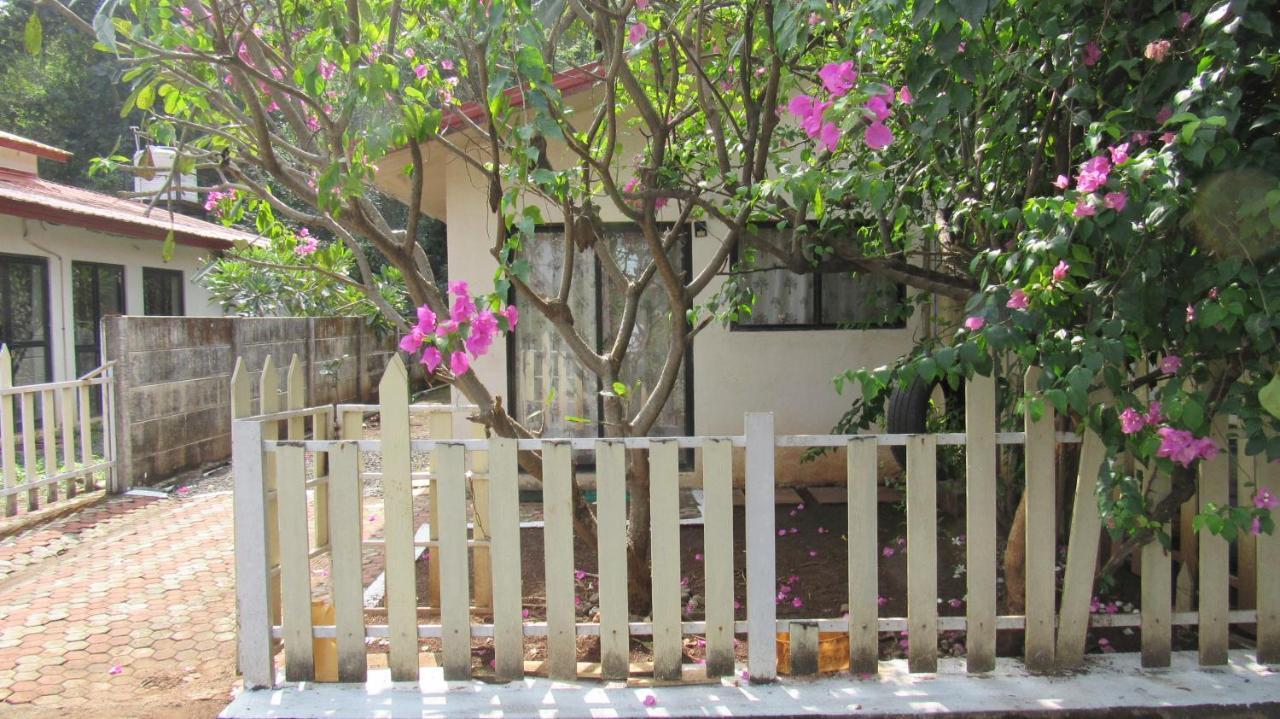 Retreat Chalets, The Nest, At Sparsh Resorts, Karjat Eksteriør bilde