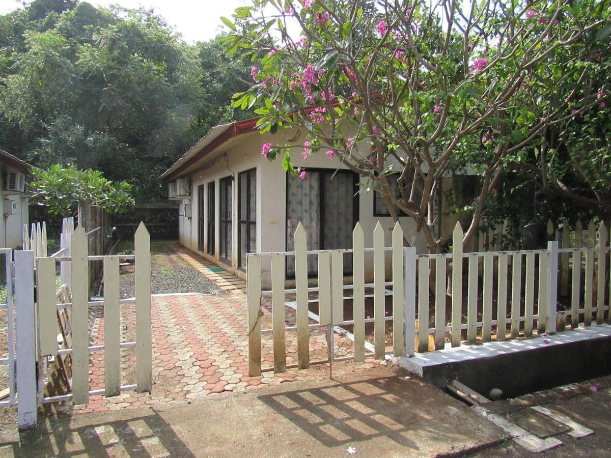 Retreat Chalets, The Nest, At Sparsh Resorts, Karjat Eksteriør bilde