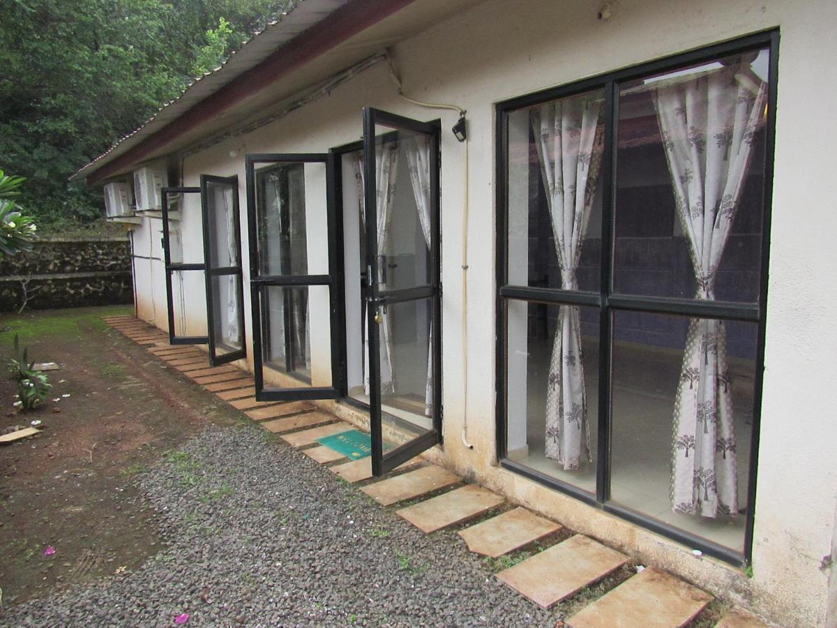 Retreat Chalets, The Nest, At Sparsh Resorts, Karjat Eksteriør bilde